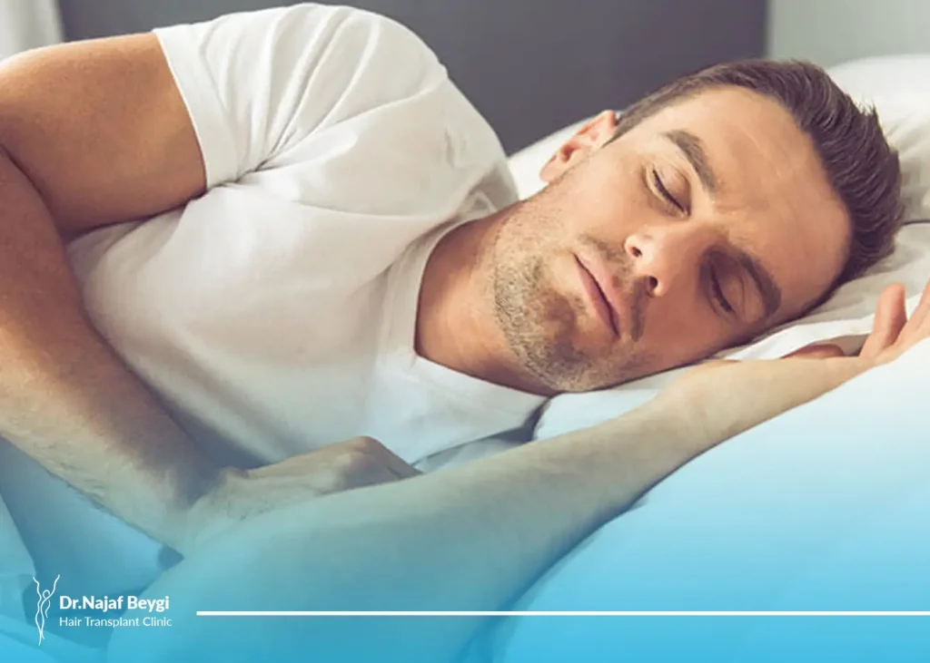 نحوه صحیح خوابیدن بعد از کاشت مو چگونه است؟ + مهمترین نکات آن