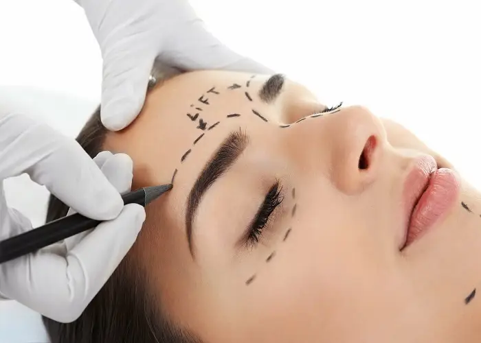 تاثیر لیفت ابرو در بینایی