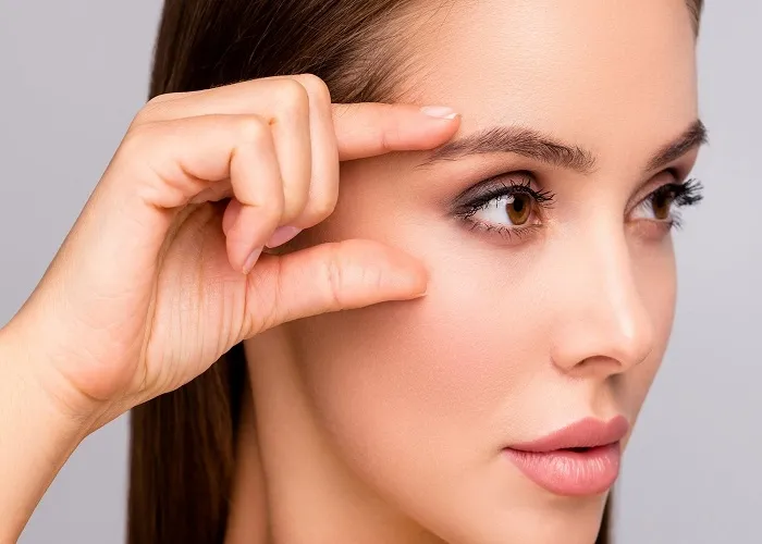 جوانسازی چهره با لیفت شقیقه