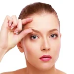 لیفت شقیقه و نحوه خوابیدن روی بالش؛ چگونه از فشردگی جلوگیری کنیم؟