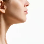 آیا لیپوساکشن غبغب می‌تواند زاویه فک را بهتر کند؟