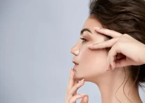بعد از لیفت شقیقه، تورم و کبودی چند روز طول میکشد؟