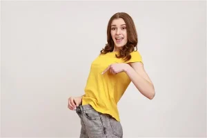 آیا می‌توان همزمان حجم سینه و تناسب شکم را اصلاح کرد؟