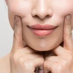 تاثیر جراحی صورت بر خط خنده: چه زمانی بهترین نتیجه به دست می‌آید؟