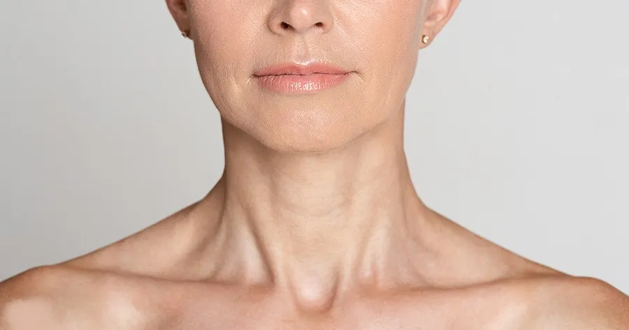 پلاتیسماپلاستی برای رفع غبغب گردن: چه زمانی باید انجام شود؟