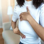 انتخاب دقیق محل برش، در جراحی سینه، چگونه انجام می‌شود؟