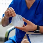 بعضی بیماران بعد از پروتز سینه چرا احساس فشار روی قفسه سینه دارند؟