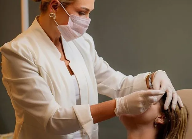 فرم‌دهی گونه با تزریق چربی