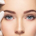 میزان برداشت پوست در جراحی پلک، چگونه دقیق اندازه‌گیری می‌شود؟