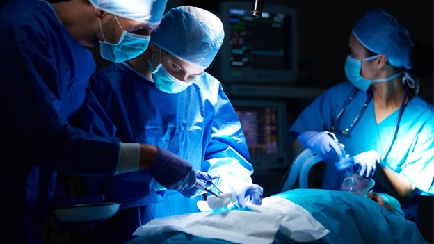 تفاوت تکنیک‌ های جدید جراحی سینه با روش‌های قدیمی چیست؟